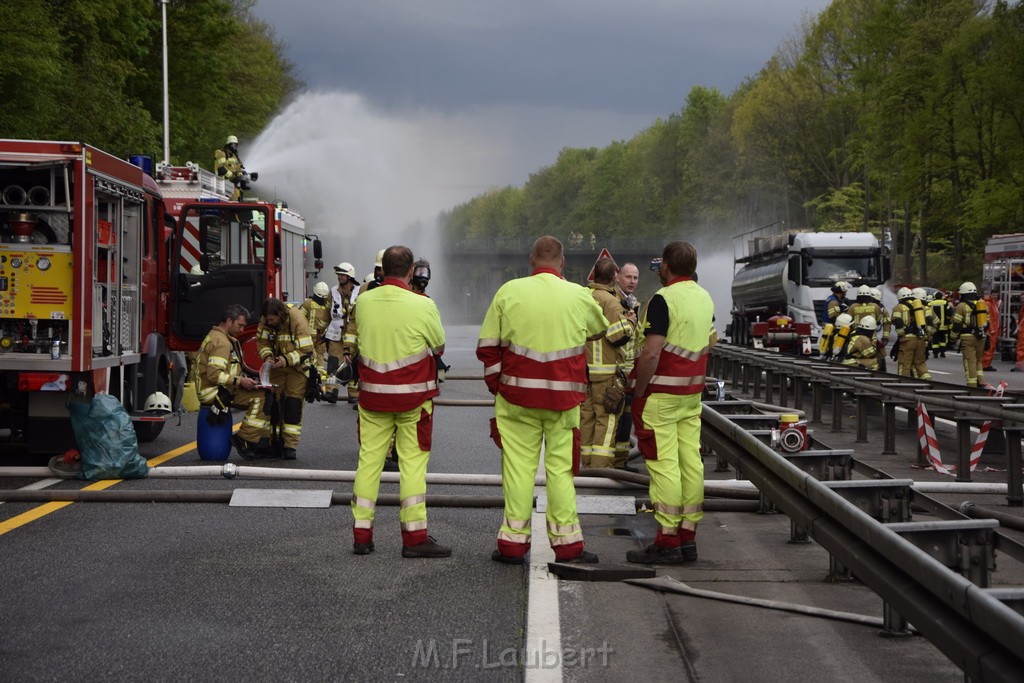 VU Gefahrgut LKW umgestuerzt A 4 Rich Koeln Hoehe AS Gummersbach P117.JPG - Miklos Laubert